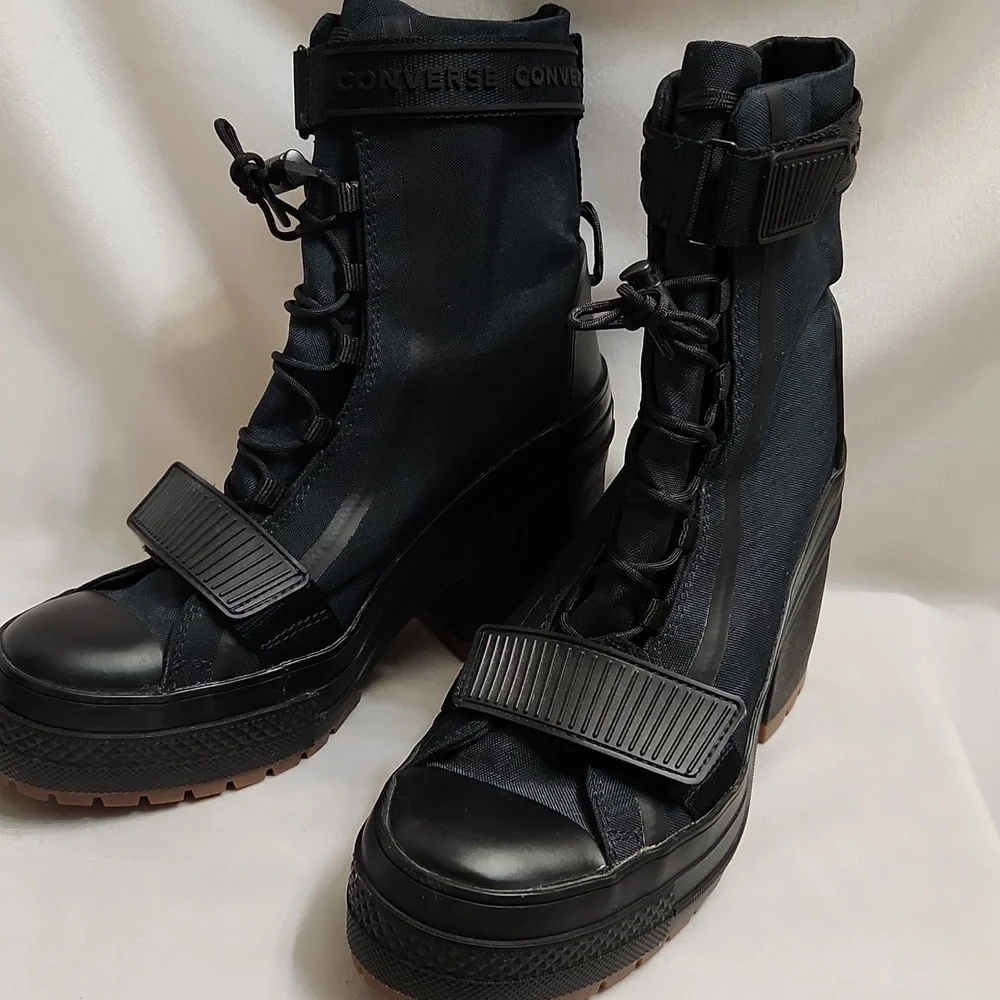 Converse CTAS GR82 Extra High Black Velcro Platform Heeled Boots (W Size 8.5)